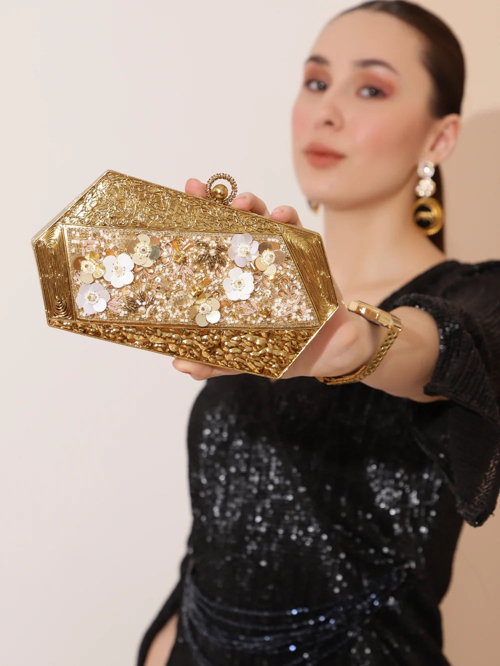 Bag Essentials: Must-Haves for Every Woman's Wardrobe