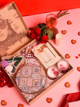 Premium gift set from THE TAN CLAN featuring four stylish items and a matching clutch, perfect for gifting or personal use.
